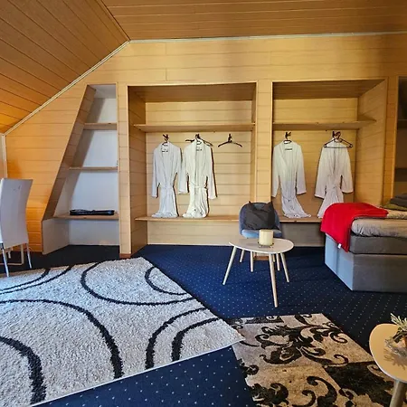 아파트 Gaestehaus Kuhbier I Wlan, Parkplatz, Boxspringbetten, Sauna Kuhbier (Gross Pankow)