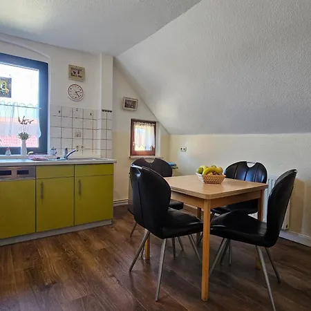 아파트 Gaestehaus Kuhbier I Wlan, Parkplatz, Boxspringbetten, Sauna