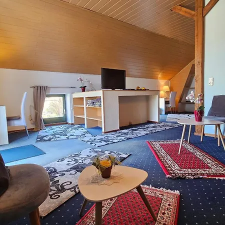 아파트 Gaestehaus Kuhbier I Wlan, Parkplatz, Boxspringbetten, Sauna Kuhbier (Gross Pankow)